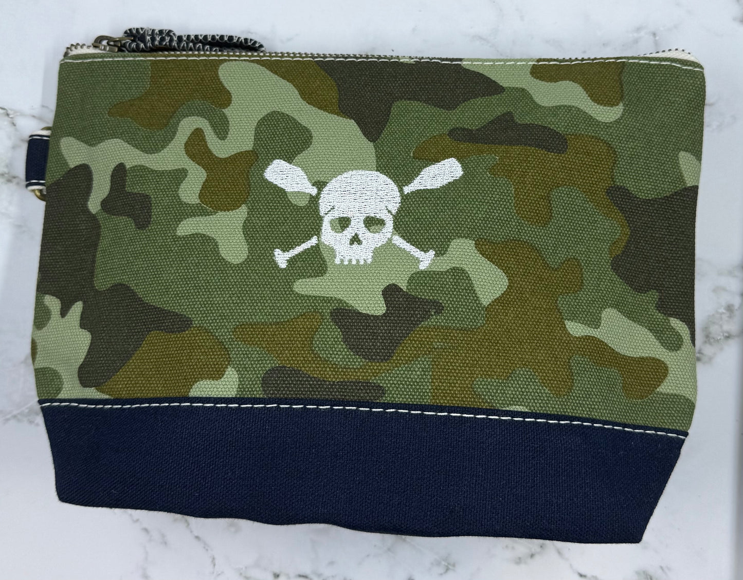 Skull & Oars Camo Zip Tote