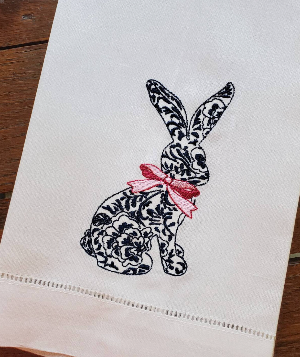 Chinoiserie Rabbit Guest Towel